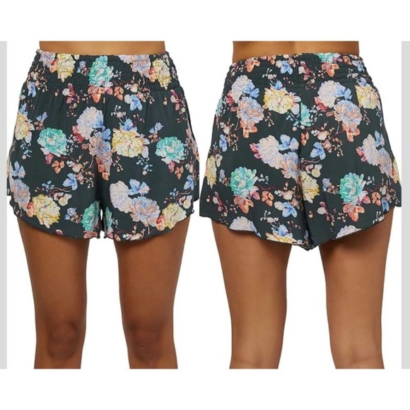 O’Neill | Floral Pull-On Shorts | Black Multicolor | M - Picture 7 of 7